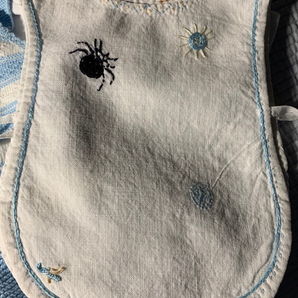 Adorable vintage 3pc boy set- Romper, onesie, bib - Picture 3 of 5